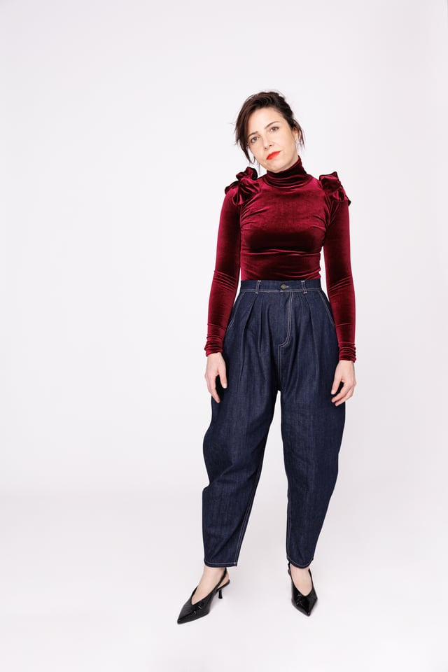 Sweet Bow Velvet Top - Casual Jeans Look
